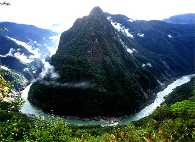 雅鲁藏布大峡谷1.jpg