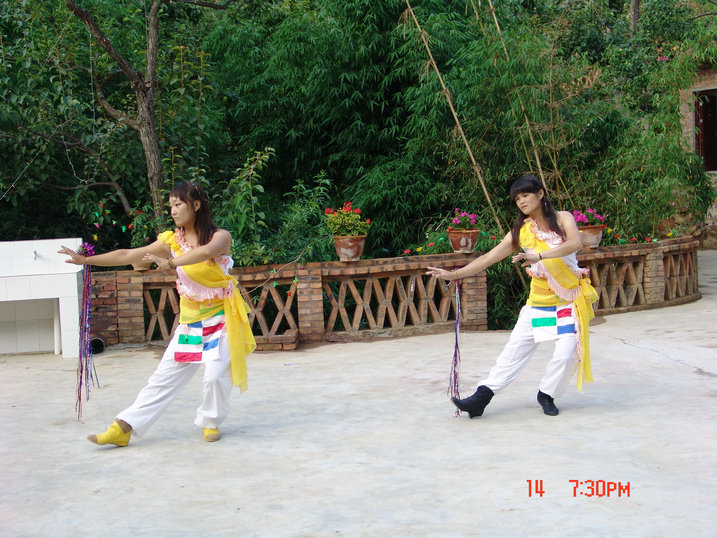 1206151110cb73575ea0bb8442.jpg