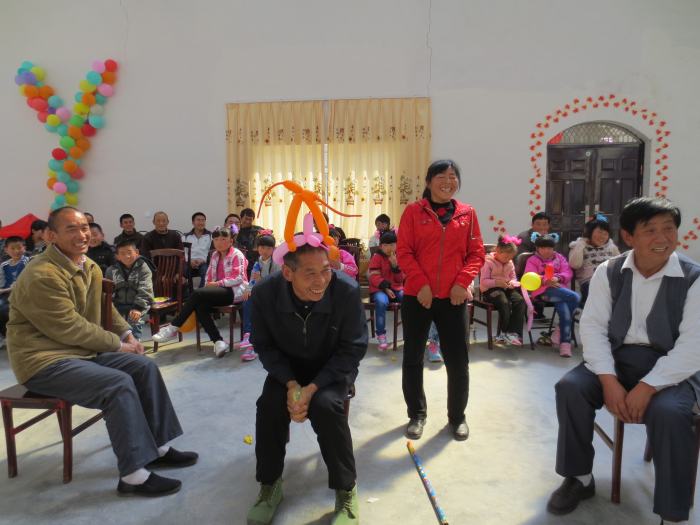 052301we9vmdd0av86adsd.jpg