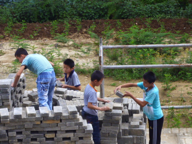 095722m4th8m338apa473h.jpg