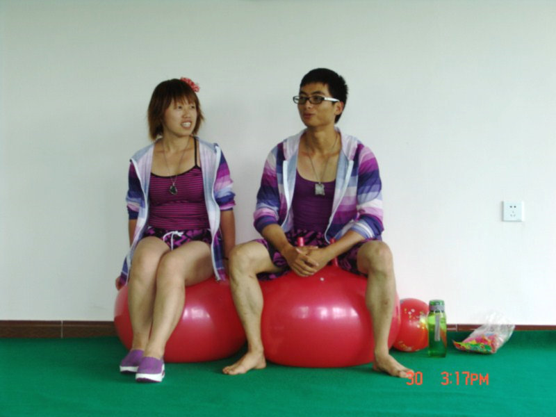 蹦蹦球.jpg