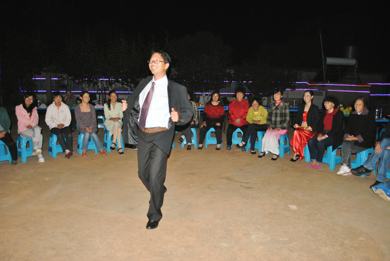 181404y2jv8m12vc49e918.jpg