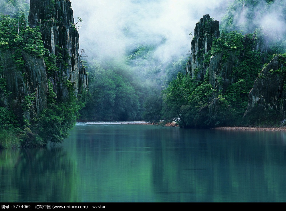 qingshanlvshuidexianjingsheyingbeijingtu_5774069.jpg